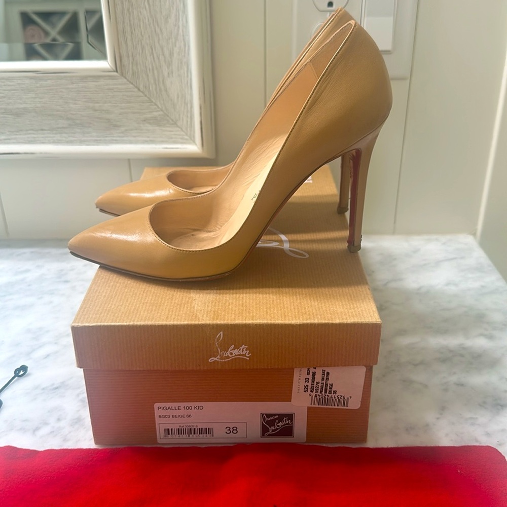 CHRISTIAN LOUBOUTIN Pigalle 100 Beige Kid Leather Size 38